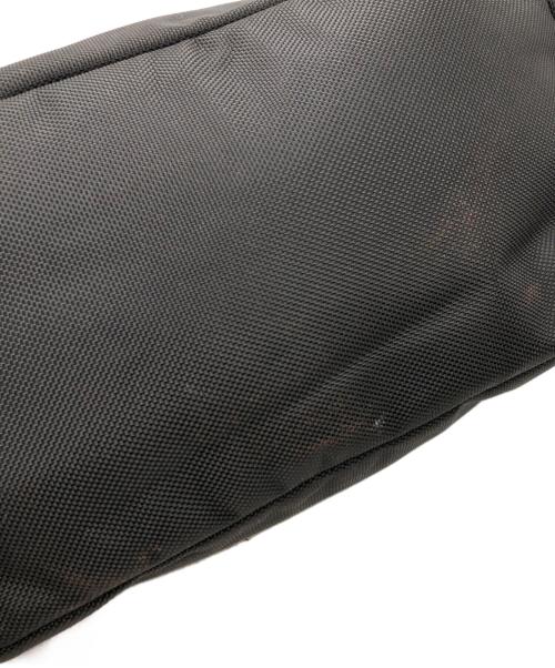 TUMI（トゥミ）TUMI (トゥミ) ケリー スリングバッグ ブラックの古着・服飾アイテム