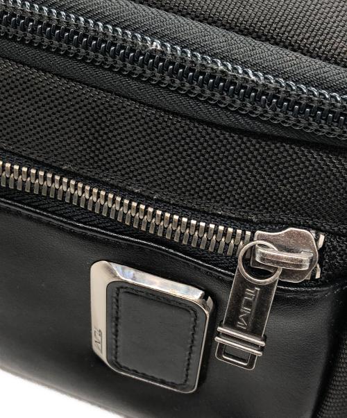 TUMI（トゥミ）TUMI (トゥミ) ケリー スリングバッグ ブラックの古着・服飾アイテム