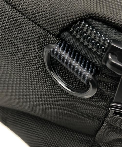 TUMI（トゥミ）TUMI (トゥミ) ケリー スリングバッグ ブラックの古着・服飾アイテム