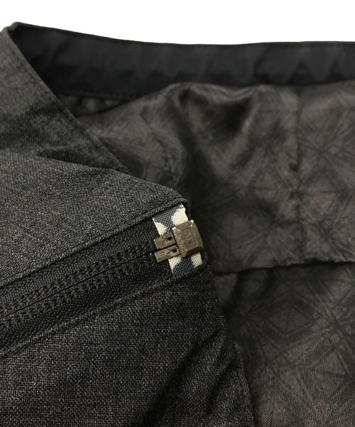 WHITE MOUNTAINEERING（ホワイトマウンテ二アニング）WHITE MOUNTAINEERING (ホワイトマウンテ二アニング) GORE-TEX WOOL MOUNTAIN PARKA グレー サイズ:2の古着・服飾アイテム