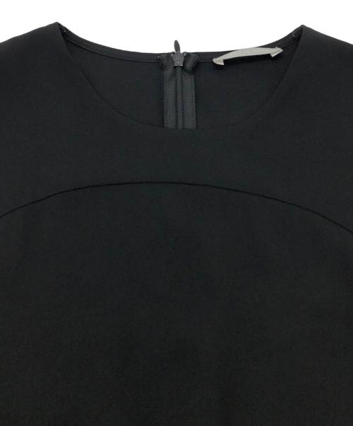 theory luxe（セオリーリュクス）theory luxe (セオリーリュクス) サテンノースリーブロングワンピース ブラック サイズ:38の古着・服飾アイテム