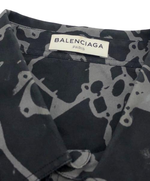 BALENCIAGA（バレンシアガ）BALENCIAGA (バレンシアガ) メカニカル柄S/Sシャツ ブラック×グレー サイズ:SIZE 37の古着・服飾アイテム