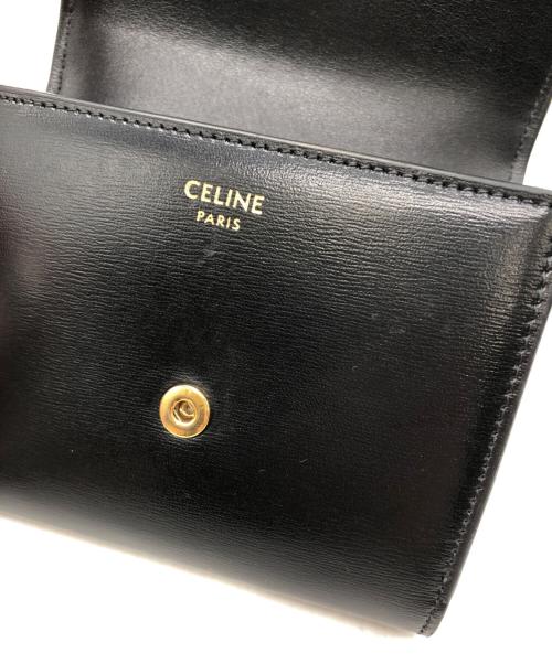 CELINE（セリーヌ）CELINE (セリーヌ) スモール フラップウォレット トリオンフ / シャイニーカーフスキン ブラックの古着・服飾アイテム