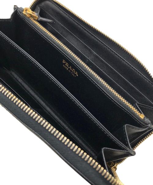 PRADA（プラダ）PRADA (プラダ) サフィアーノラウンドジップウォレット ブラックの古着・服飾アイテム