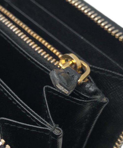 PRADA（プラダ）PRADA (プラダ) サフィアーノラウンドジップウォレット ブラックの古着・服飾アイテム