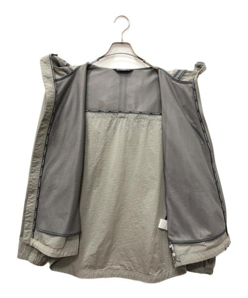 DESCENTE ALLTERRAIN（デザイント オルテライン）DESCENTE ALLTERRAIN (デザイント オルテライン) GREYISH RIPSTOP パーカー グレー サイズ:Mの古着・服飾アイテム