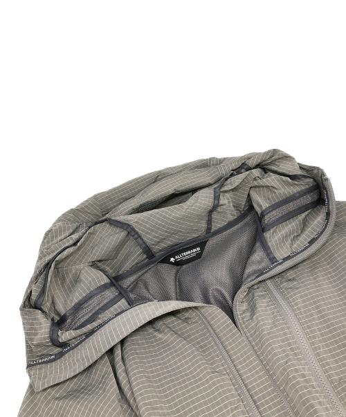 DESCENTE ALLTERRAIN（デザイント オルテライン）DESCENTE ALLTERRAIN (デザイント オルテライン) GREYISH RIPSTOP パーカー グレー サイズ:Mの古着・服飾アイテム