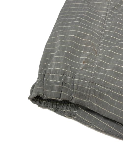 DESCENTE ALLTERRAIN（デザイント オルテライン）DESCENTE ALLTERRAIN (デザイント オルテライン) GREYISH RIPSTOP パーカー グレー サイズ:Mの古着・服飾アイテム