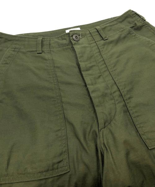 CIOTA（シオタ）CIOTA (シオタ) スビンコットン ムラ糸バックサテン ベイカーパンツ オリーブ サイズ:4の古着・服飾アイテム