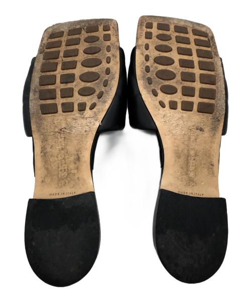 BOTTEGA VENETA（ボッテガベネタ）BOTTEGA VENETA (ボッテガベネタ) キルティングスクエアトゥサンダル ブラック サイズ:SIZE 38の古着・服飾アイテム