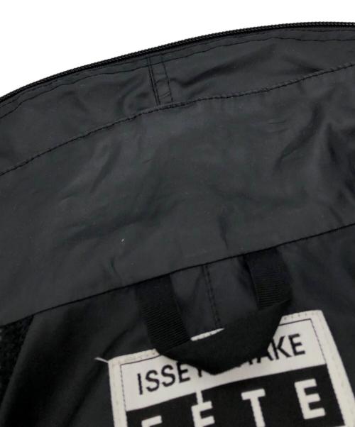 ISSEY MIYAKE FETE（イッセイミヤケフェット）ISSEY MIYAKE FETE (イッセイミヤケフェット) パラシュートコート ブラック サイズ:3の古着・服飾アイテム