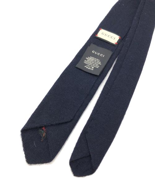 GUCCI（グッチ）GUCCI (グッチ) エンブロイダリーウールニットタイ ネイビー サイズ:148×6ｃｍの古着・服飾アイテム