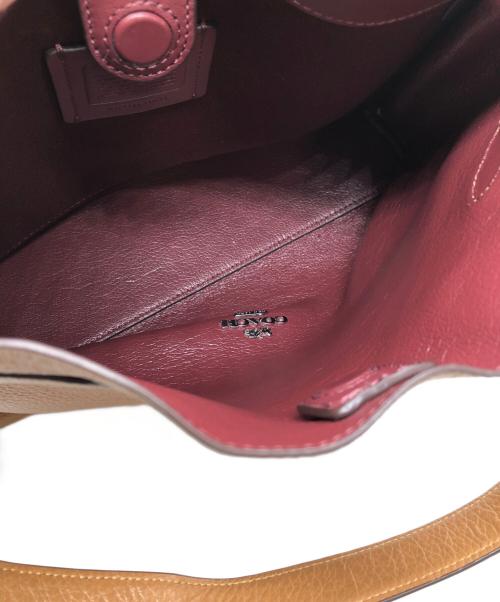 COACH（コーチ）COACH (コーチ) ハンナ2WAYショルダーバッグ ベージュの古着・服飾アイテム