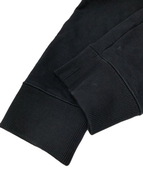 MM6 Maison Margiela（エムエムシックスメゾンマルジェラ）MM6 Maison Margiela (エムエムシックスメゾンマルジェラ) ロゴプリントプルオーバーパーカー ブラック サイズ:Lの古着・服飾アイテム