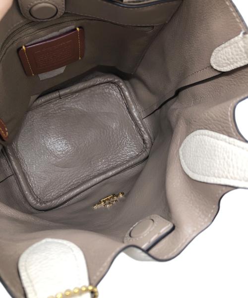 COACH（コーチ）COACH (コーチ) HANNA BUCKET ハンナ バケット 2WAYバッグ アイボリーの古着・服飾アイテム