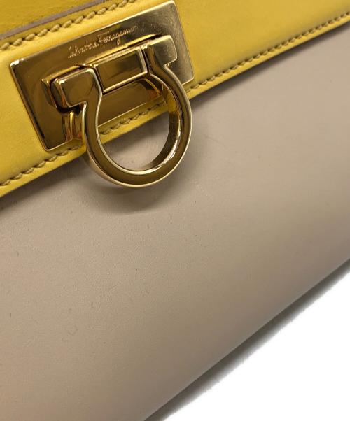 Salvatore Ferragamo（サルヴァトーレ フェラガモ）Salvatore Ferragamo (サルヴァトーレ フェラガモ) ソフィアガンチーニ2WAYバッグ ベージュ×イエロー サイズ:下記参照の古着・服飾アイテム