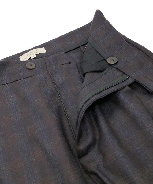 STUDIO NICHOLSON（スタジオ ニコルソン）STUDIO NICHOLSON (スタジオ ニコルソン) BUSHEL ボリュームパンツ ブラウン×ネイビー サイズ:Mの古着・服飾アイテム
