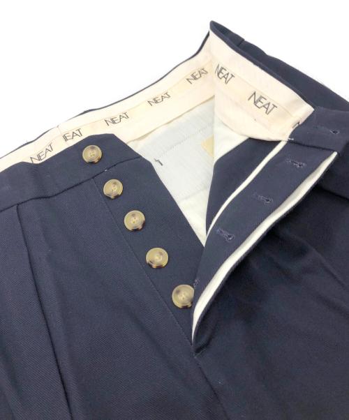 NEAT（ニート）NEAT (ニート) l’echoppe 別注 USA タックチノパンツ ネイビー サイズ:36 未使用品の古着・服飾アイテム