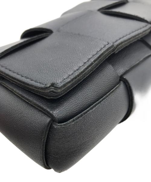 BOTTEGA VENETA（ボッテガベネタ）BOTTEGA VENETA (ボッテガベネタ) カセットレザーウエストバッグ ブラックの古着・服飾アイテム