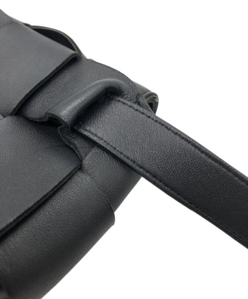 BOTTEGA VENETA（ボッテガベネタ）BOTTEGA VENETA (ボッテガベネタ) カセットレザーウエストバッグ ブラックの古着・服飾アイテム