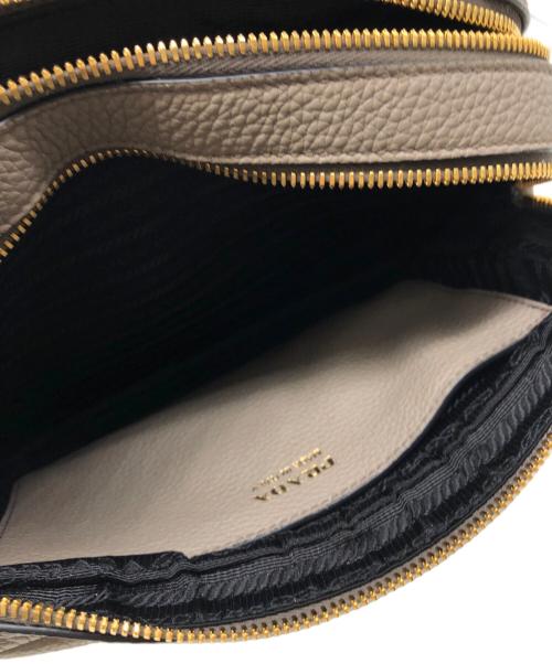 PRADA（プラダ）PRADA (プラダ) VIT.DAINO SOFTショルダーバッグ ベージュ サイズ:下記参照の古着・服飾アイテム