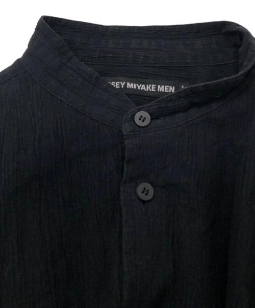 ISSEY MIYAKE MEN（イッセイミヤケメン）ISSEY MIYAKE MEN (イッセイミヤケメン) シワ加工バンドカラーシャツ ブラック サイズ:SIZE 3の古着・服飾アイテム