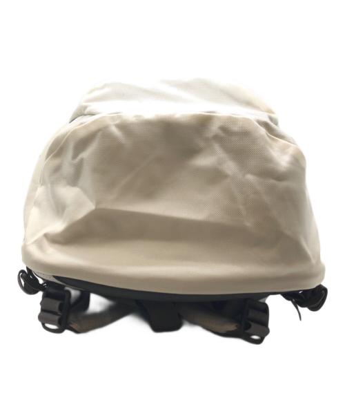 ARC'TERYX（アークテリクス）ARC'TERYX (アークテリクス) BEAMS (ビームス) 別注Mantis 26 Backpack ホワイト サイズ:下記参照の古着・服飾アイテム