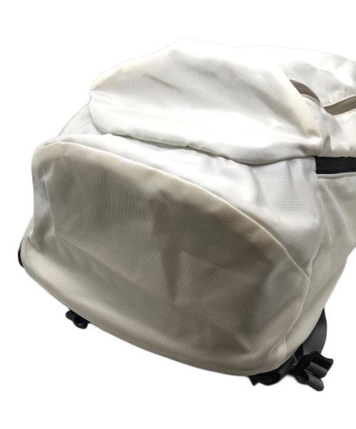 ARC'TERYX（アークテリクス）ARC'TERYX (アークテリクス) BEAMS (ビームス) 別注Mantis 26 Backpack ホワイト サイズ:下記参照の古着・服飾アイテム
