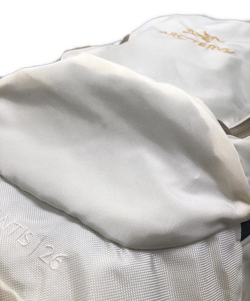 ARC'TERYX（アークテリクス）ARC'TERYX (アークテリクス) BEAMS (ビームス) 別注Mantis 26 Backpack ホワイト サイズ:下記参照の古着・服飾アイテム