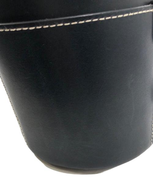 ANYA HINDMARCH（アニヤ・ハインドマーチ）ANYA HINDMARCH (アニヤ・ハインドマーチ) return to nature bucket bag mini ブラック サイズ:下記参照の古着・服飾アイテム
