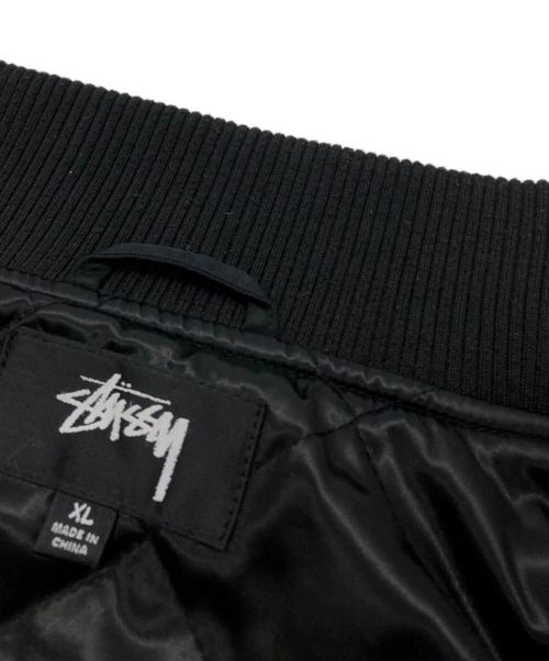 stussy（ステューシー）stussy (ステューシー) SURFMAN STADIUM JACKET ブラック サイズ:SIZE XLの古着・服飾アイテム