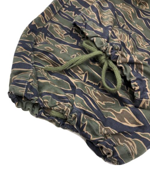 Hysteric Glamour（ヒステリックグラマー）Hysteric Glamour (ヒステリックグラマー) BARBED WIRE CAMO柄 6ポケット カーゴパンツ グリーン サイズ:Lの古着・服飾アイテム
