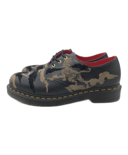 Dr.Martens（ドクターマーチン）Dr.Martens (ドクターマーチン) タイガーストライプ 3ホールシューズ ブラック サイズ:SIZE US 10の古着・服飾アイテム