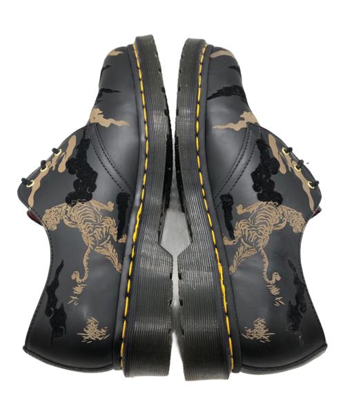 Dr.Martens（ドクターマーチン）Dr.Martens (ドクターマーチン) タイガーストライプ 3ホールシューズ ブラック サイズ:SIZE US 10の古着・服飾アイテム
