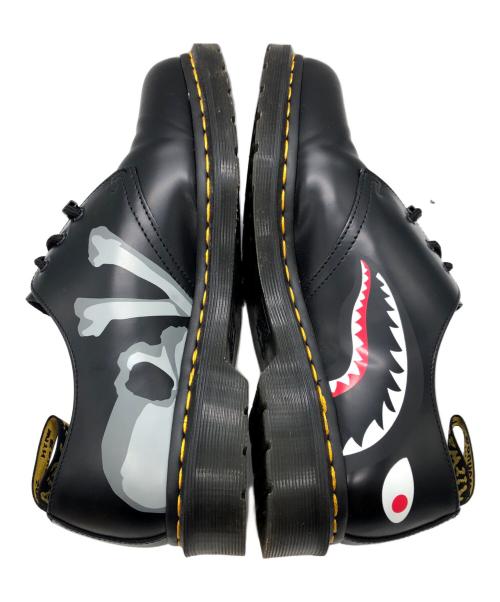 Dr.Martens（ドクターマーチン）Dr.Martens (ドクターマーチン) Mastermind JAPAN (マスターマインド ジャパン) A BATHING APE (アベイシングエイプ) 3ホールシューズ ブラック サイズ:SIZE UK9の古着・服飾アイテム