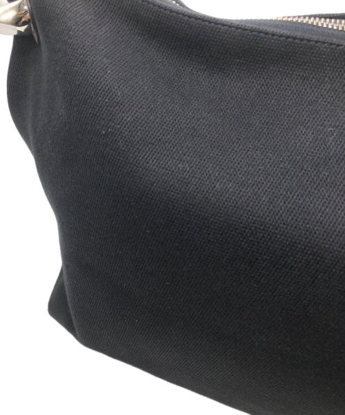 J.W.ANDERSON（ジェイダブリューアンダーソン）J.W.ANDERSON (ジェイダブリューアンダーソン) JWA Corner Crossbody Bag ブラックの古着・服飾アイテム