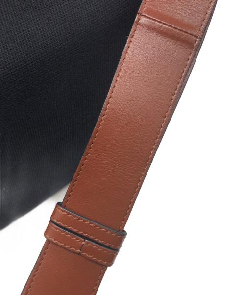 J.W.ANDERSON（ジェイダブリューアンダーソン）J.W.ANDERSON (ジェイダブリューアンダーソン) JWA Corner Crossbody Bag ブラックの古着・服飾アイテム