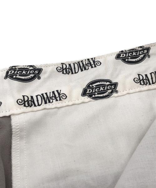 Dickies（ディッキーズ）Dickies (ディッキーズ) BADWAY (バッドウェイ) studs chino pants グレー サイズ:SIZE Mの古着・服飾アイテム