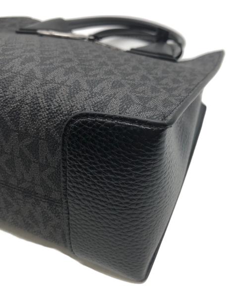 MICHAEL KORS（マイケルコース）MICHAEL KORS (マイケルコース) MERCERミディアム メッセンジャー ブラックの古着・服飾アイテム