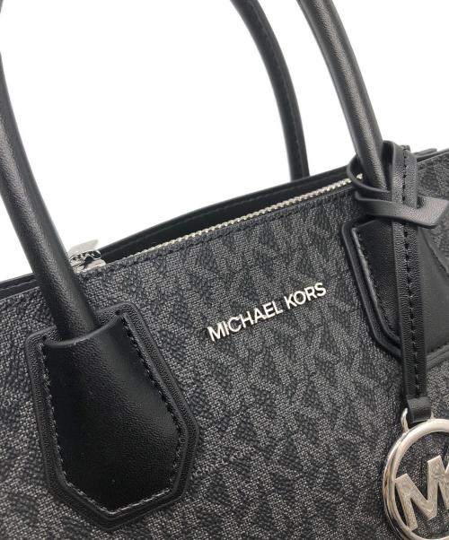 MICHAEL KORS（マイケルコース）MICHAEL KORS (マイケルコース) MERCERミディアム メッセンジャー ブラックの古着・服飾アイテム