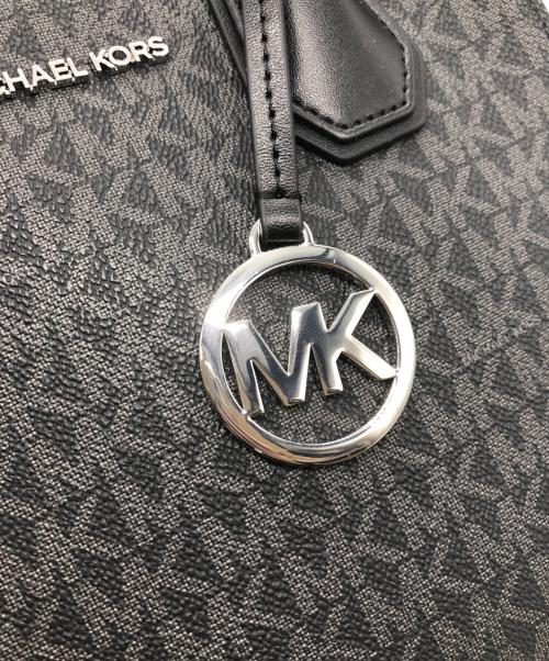 MICHAEL KORS（マイケルコース）MICHAEL KORS (マイケルコース) MERCERミディアム メッセンジャー ブラックの古着・服飾アイテム