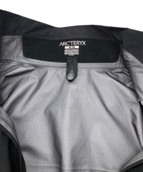 ARC'TERYX（アークテリクス）ARC'TERYX (アークテリクス) BETA AR JACKET/ベータ AR ジャケット ブラック サイズ:SIZE Mの古着・服飾アイテム