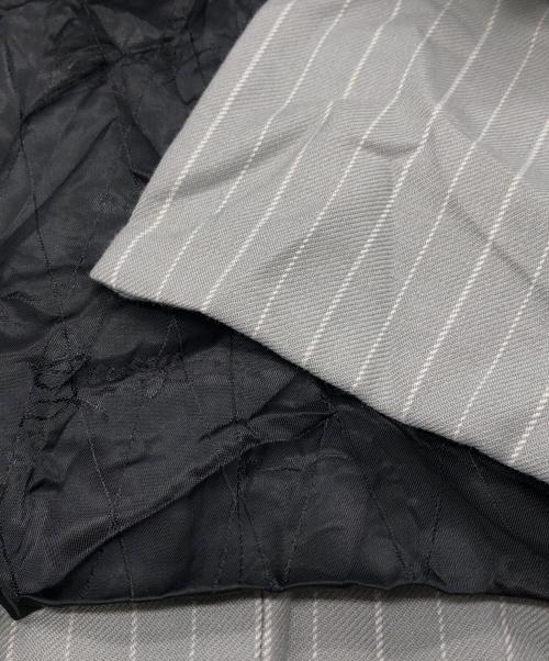 stussy（ステューシー）stussy (ステューシー) DOUBLE-BREASTED BLAZER WRINKLED STRIPE グレー サイズ:SIZE Mの古着・服飾アイテム