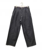 Graphpaperグラフペーパー）の古着「Colorfast Denim Two Tuck Tapered Pants / カラーファストデニムツータックテーパードパンツ」｜インディゴ