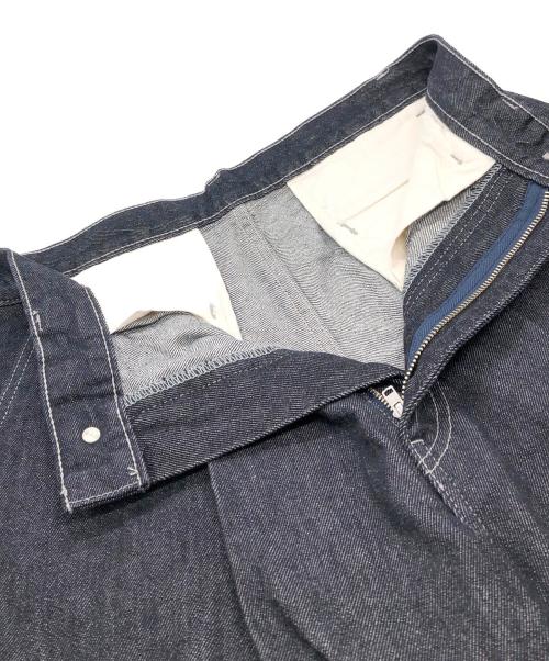 Graphpaper（グラフペーパー）Graphpaper (グラフペーパー) Colorfast Denim Two Tuck Tapered Pants / カラーファストデニムツータックテーパードパンツ インディゴ サイズ:1の古着・服飾アイテム