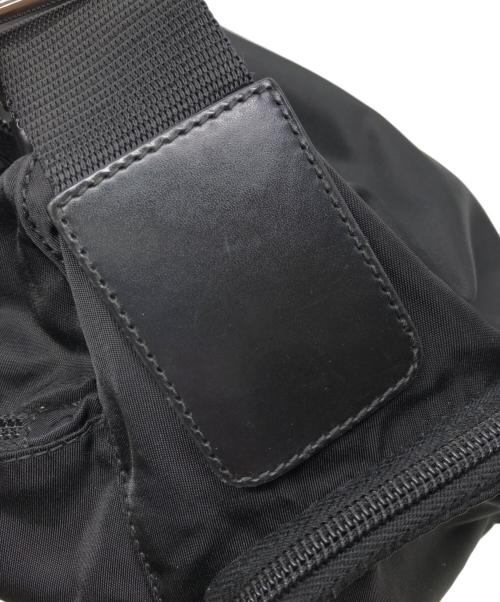PRADA（プラダ）PRADA (プラダ) トライアングルロゴ　ナイロンショルダーバッグ ブラックの古着・服飾アイテム