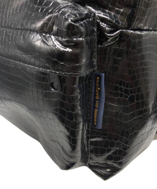 COMME des GARCONS（コムデギャルソン）COMME des GARCONS (コムデギャルソン) Scale Effect Bag 型押しデイパック ブラック サイズ:下記参照の古着・服飾アイテム