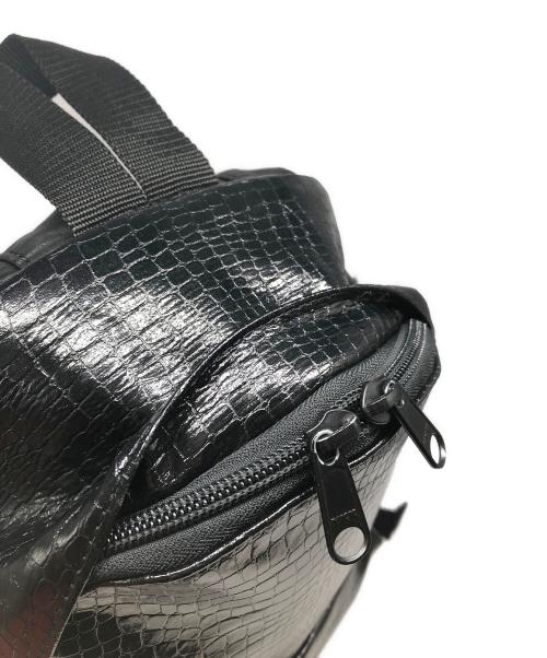 COMME des GARCONS（コムデギャルソン）COMME des GARCONS (コムデギャルソン) Scale Effect Bag 型押しデイパック ブラック サイズ:下記参照の古着・服飾アイテム