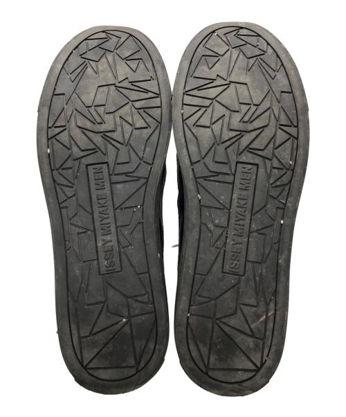 ISSEY MIYAKE MEN（イッセイミヤケメン）ISSEY MIYAKE MEN (イッセイミヤケメン) レザーキャンバススニーカー ブラック×マルチカラー サイズ:SIZE 40の古着・服飾アイテム