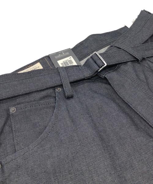 LEVI'S PReMIUM（リーバイス プレミアム）LEVI'S PReMIUM (リーバイス プレミアム) EDIFICE (エディフィス) 別注 TWISTED BELTED デニムパンツ インディゴ サイズ:W30 未使用品の古着・服飾アイテム